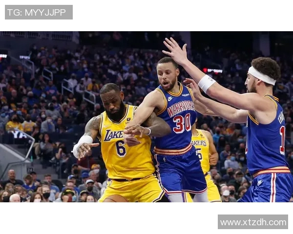 2016年11月5日湖人与勇士的激烈对决回顾与精彩瞬间分析